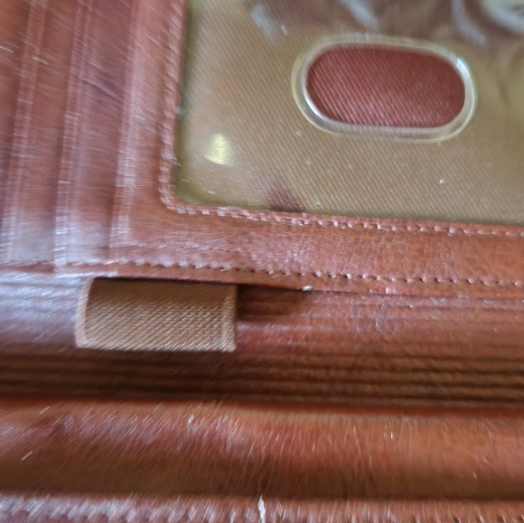 GUC Fossil leather Wallet - Picture 9 of 9